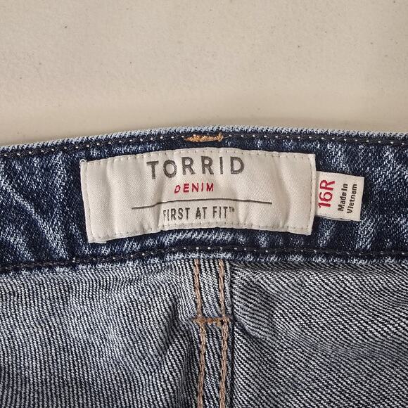 Torrid Jeans Womens 16R Blue High Rise Straight Distressed Ripped Knees Ankle - Picture 3 of 9